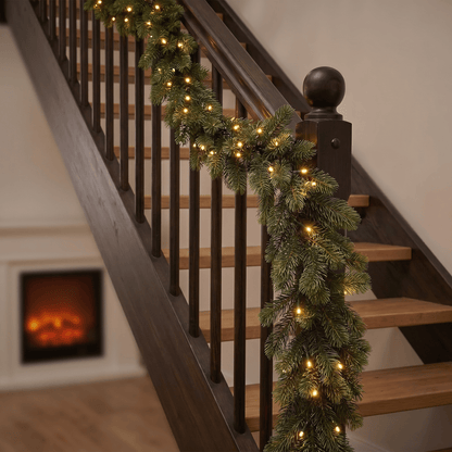 [KI] Winterliche Tannengirlande mit LED indoor (270 x 30 cm) - Amiras Zauber